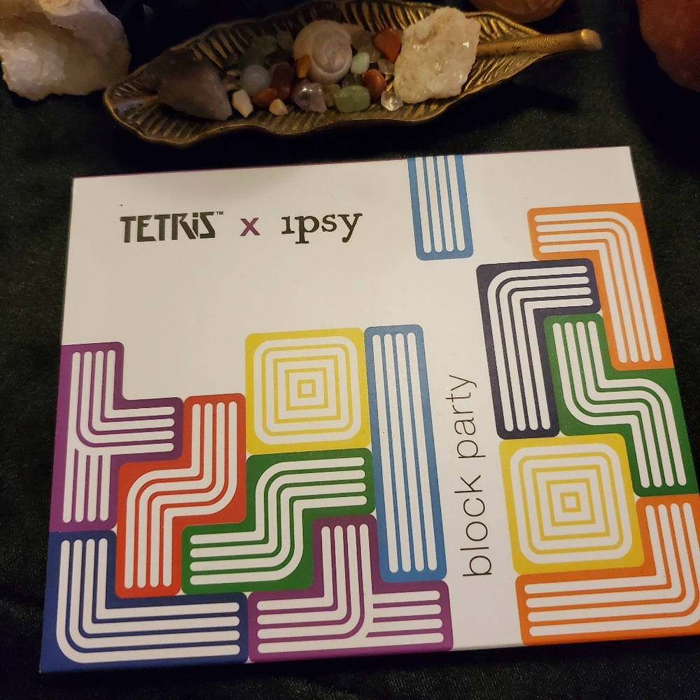 Tetris x ipsy Palette